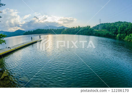 lake santeetlah in great smoky mountains north carolina lake santeetlah in great smoky mountains north carolina 12286170