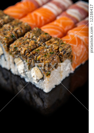 Sushi roll 12286417