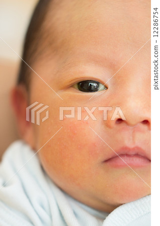 1 month old baby 12286754