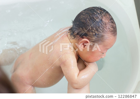 1 day after bathing 1 day after bathing 12286847