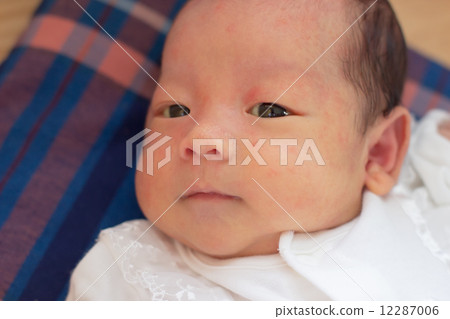 1 month old baby 12287006