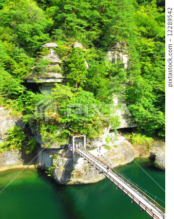 Tower hanging 12289542