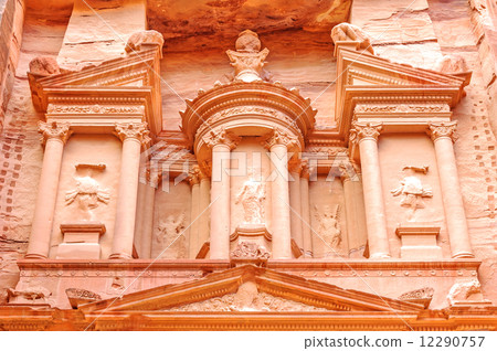 El Cazne (Jordan, Petra ruins) 12290757