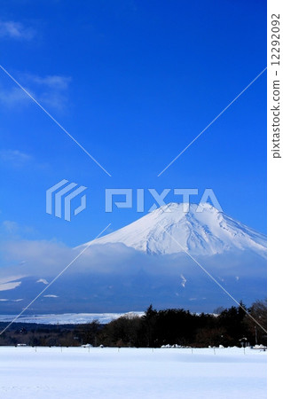 Mt. Fuji in a cold cold Mt. Fuji in a cold cold 12292092