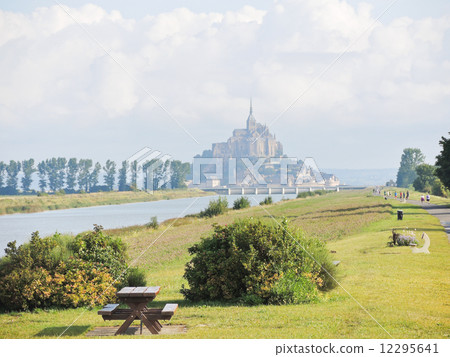 scenery with mont saint-michel abbey, Normandy scenery with mont saint-michel abbey, Normandy 12295641