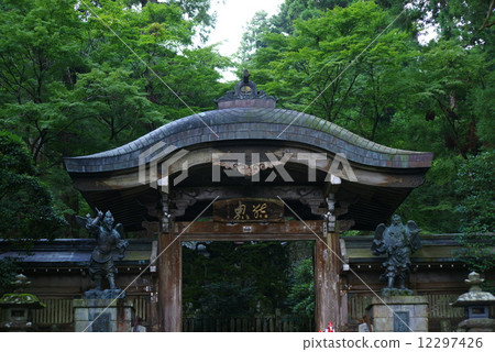 Ozuyama Sonozonji寺門和武威雕像 12297426