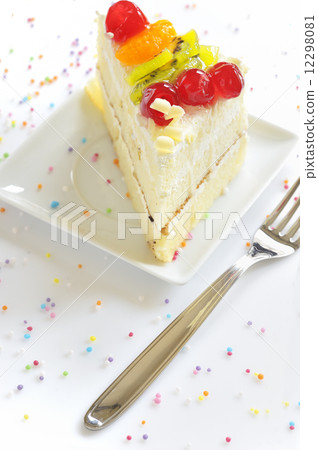 piece of delicious cake 12298081