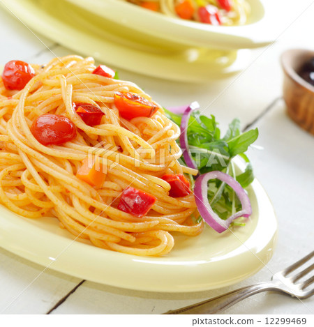Spaghetti marinara pasta salad 12299469