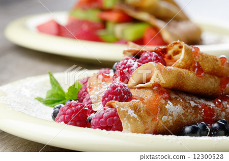 Crepe raspberry mint Crepe raspberry mint 12300528