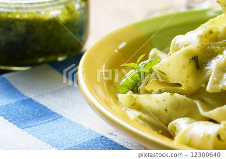 Pasta pesto closeup Pasta pesto closeup 12300640