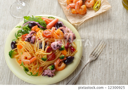 Seafood spaghetti marinara pasta dish 12300925