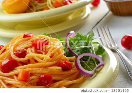 Spaghetti marinara pasta salad 12301165