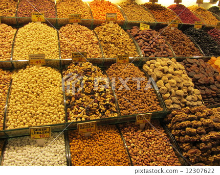賣香料和乾果 12307622