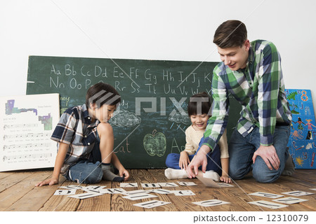 English conversation lesson using cards 12310079