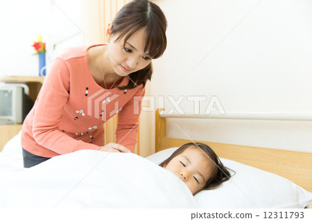 哺乳期的母親 12311793