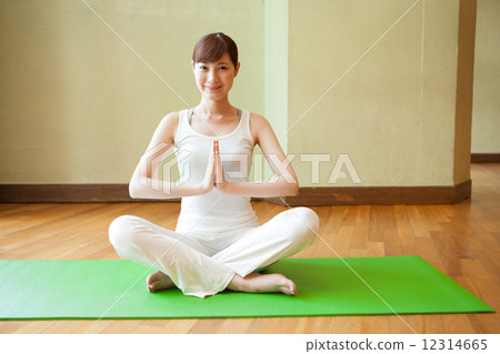 yoga     12314665