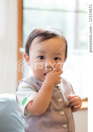 1 year 1 month Baby 1 year 1 month Baby 12314871
