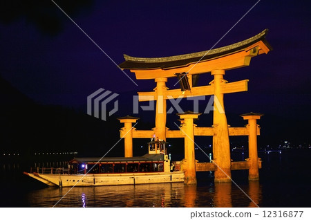 宮島Otorii觀光船亮起來 宮島Otorii觀光船亮起來 12316877