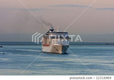 Barcelona Port 12318969