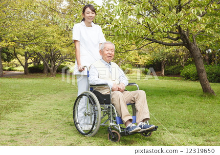 護士和老人 12319650
