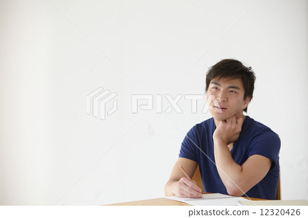 學習的人 12320426