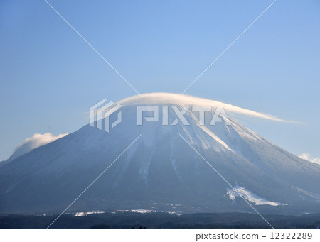 小山的傘雲 12322289