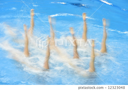 synchronized swimming 12323048