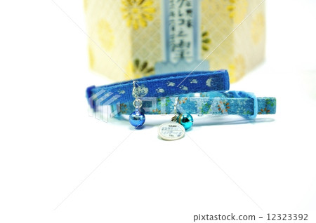 永遠·已故愛情貓和骨架的兩個最喜歡的項圈·橫向位置 12323392