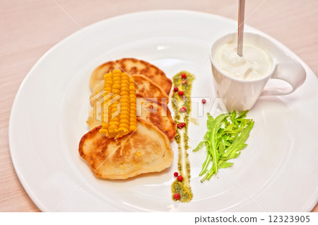 corn pancakes 12323905