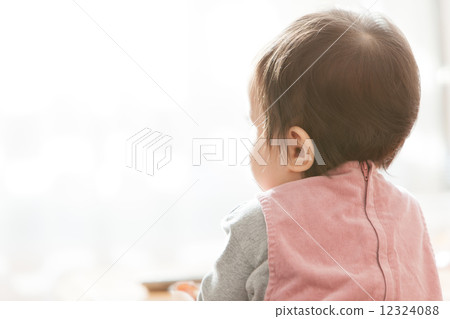 1歲的女孩 12324088