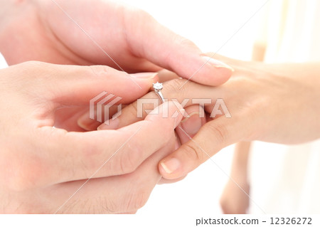 Pass an engagement ring 12326272