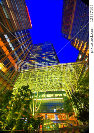 東京中城在晚上 12327195