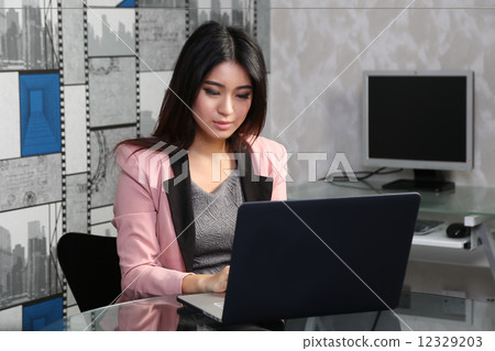 Office Lady 10 12329203