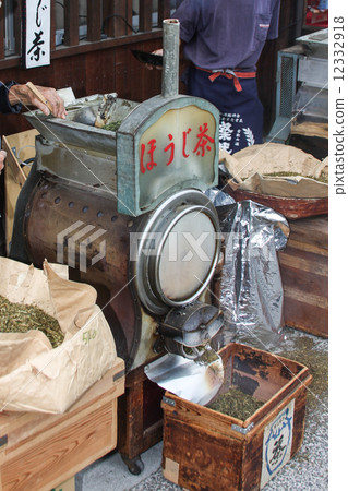 roasted green tea  12332918