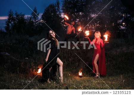 Whitches coven 12335123