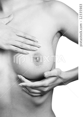 Young woman 12335983