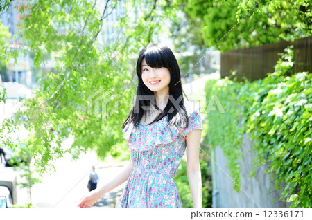 女性肖像 女性肖像 12336171