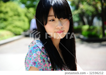 女性肖像 女性肖像 12336212