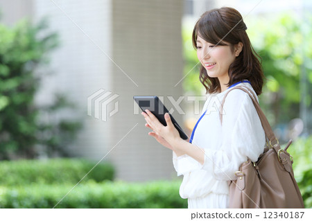 Tablet · Young lady Tablet · Young lady 12340187