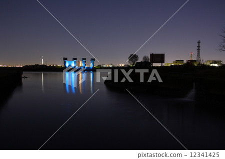Tokyo Sky Tree at night and Iwafabu Lake-up Tokyo Sky Tree at night and Iwafabu Lake-up 12341425