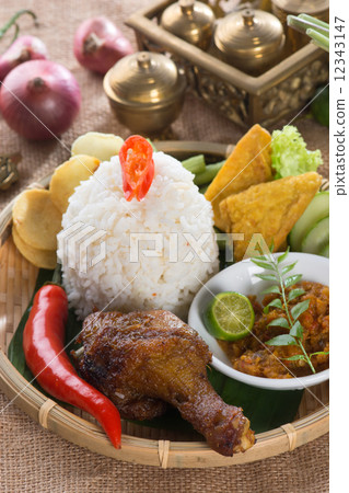 fried rice set with chicken 12343147