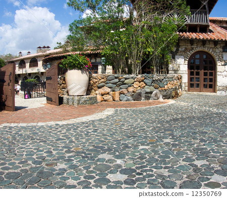Altos de Chavon 12350769