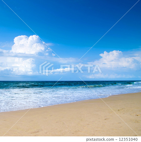 beach 12351040