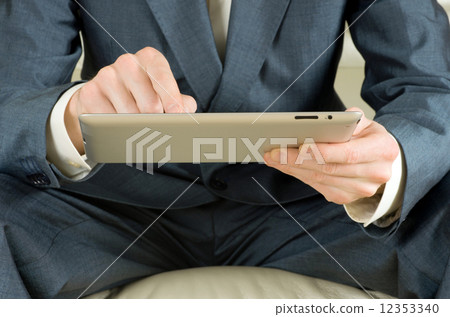 tablet computer 12353340