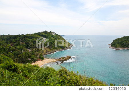 Yanui Beach is a quiet little cove located between Nai Harn Beac Yanui Beach is a quiet little cove located between Nai Harn Beac 12354030