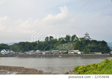 Kitsuki城堡上升到八坂河的山 12354646