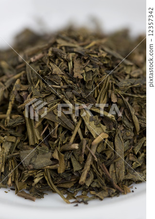 roasted green tea  12357342