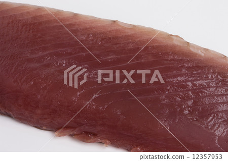 Skipjack sashimi 12357953