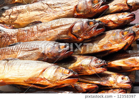 熏虹鱒魚 12358397