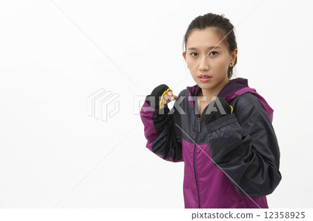 Asian women do boxing 12358925